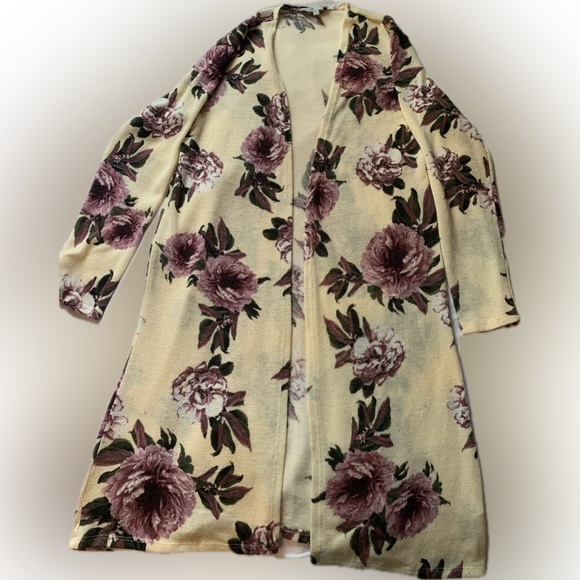 Charlotte Russe Floral Cardigan - Picture 4 of 6